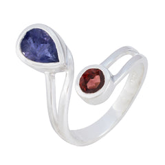 Elegant multicolor Toi et Moi ring with a teardrop-shaped purple gemstone and round red gemstone