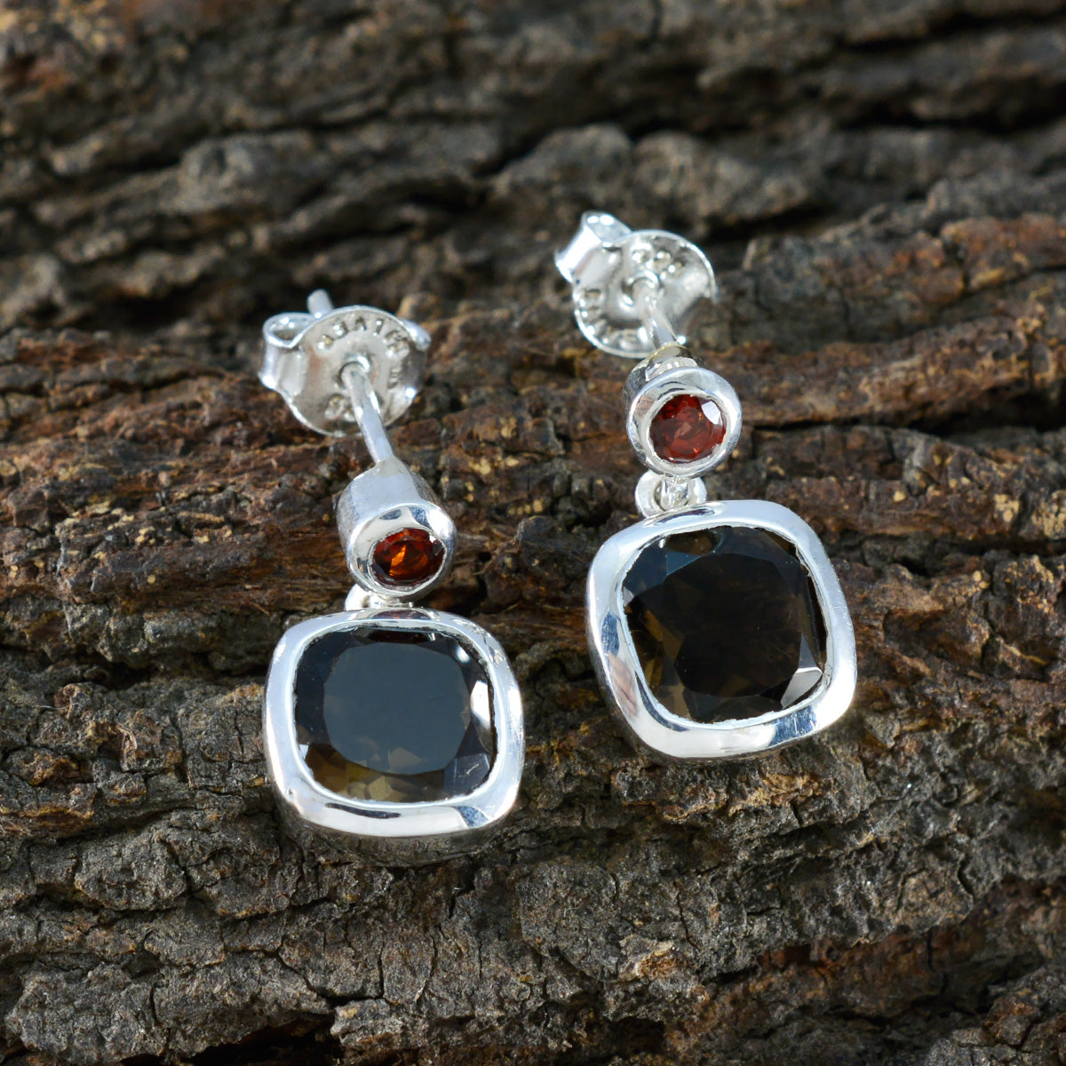 Agnes Multicolor Toi Et Moi Stud Earrings for Glam