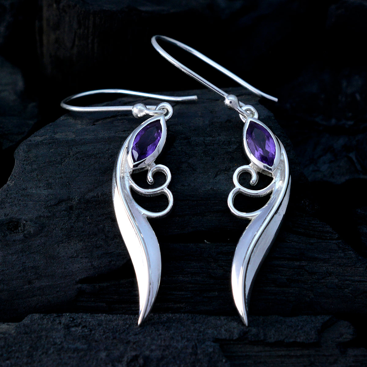 Lily Purple Solitaire Dangle Earrings for Stylish Elegance
