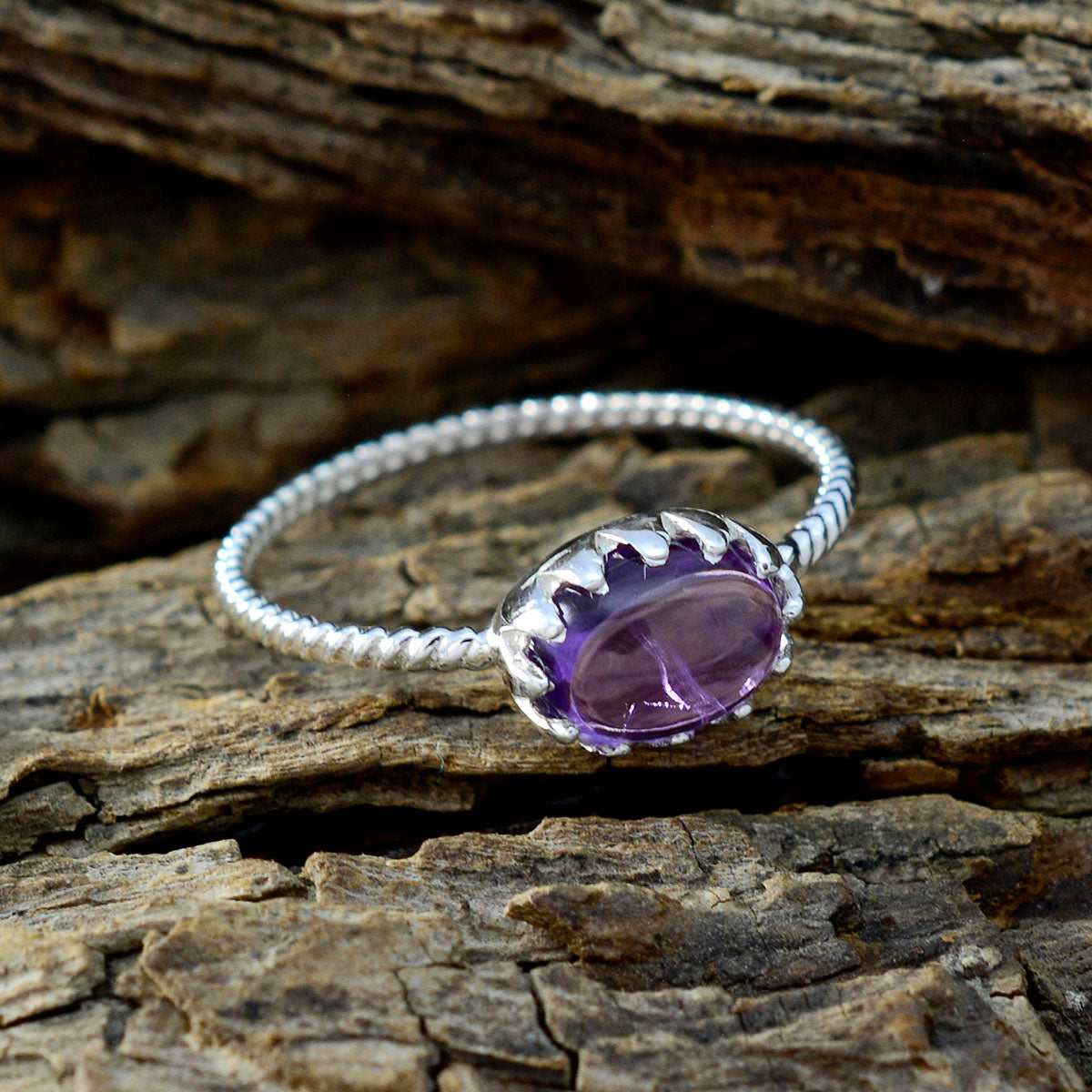 Yuna Purple Solitaire Ring in Sterling Silver Design