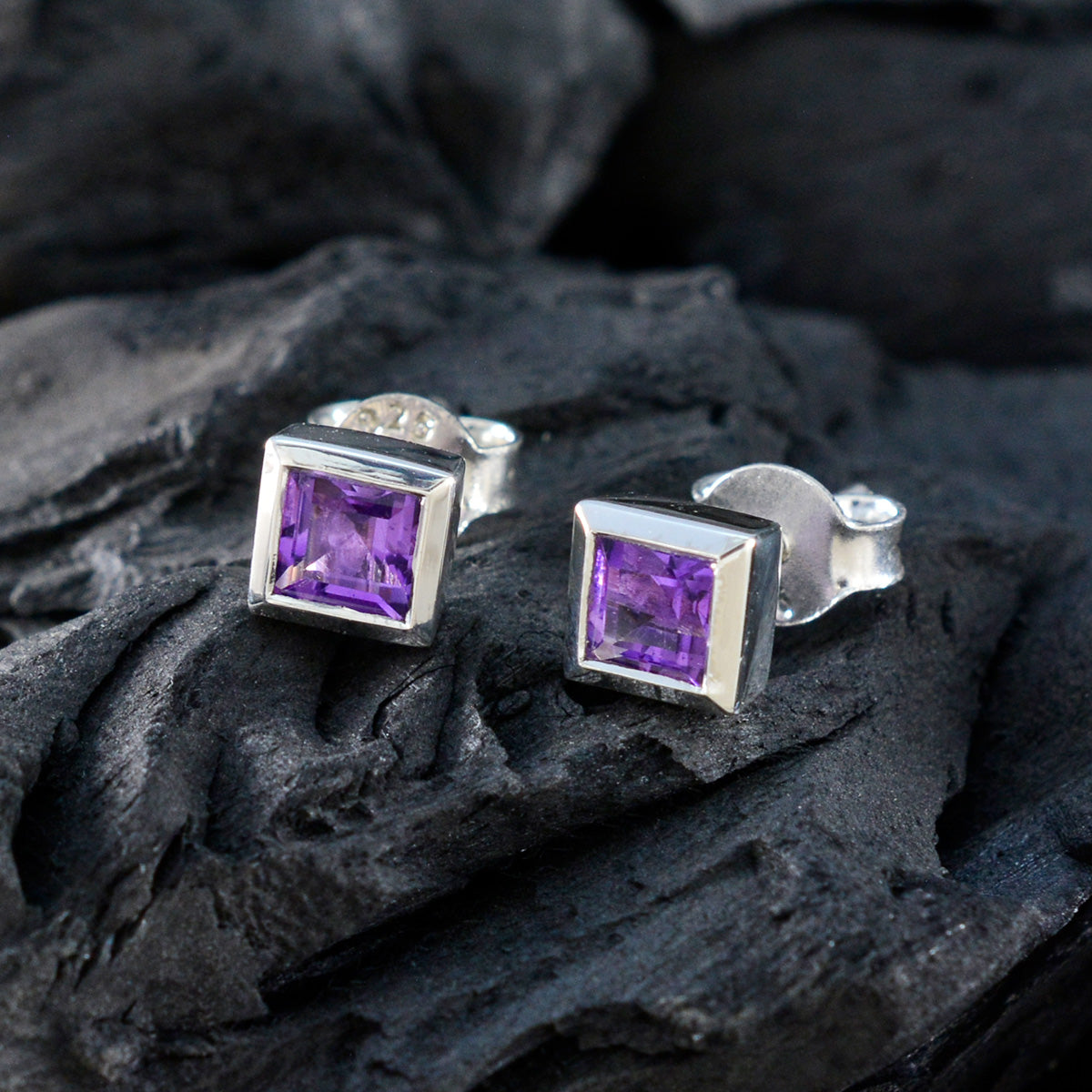 Isadora Purple Solitaire Stud Earrings for Every Occasion