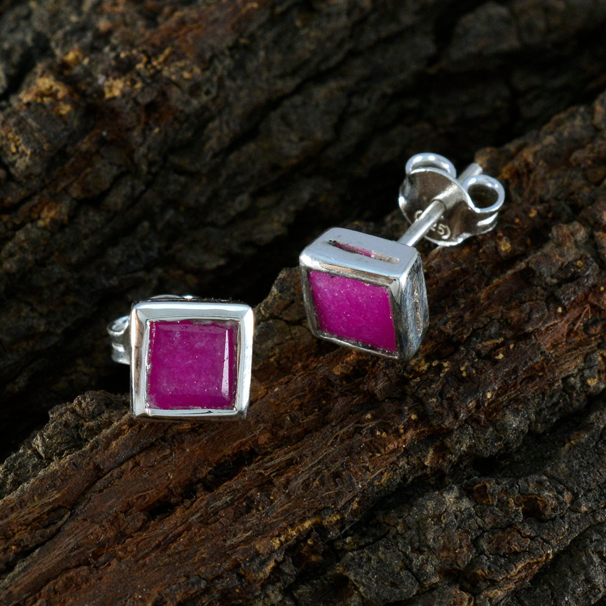 Ana Red Solitaire Stud Earrings for Everyday Glam