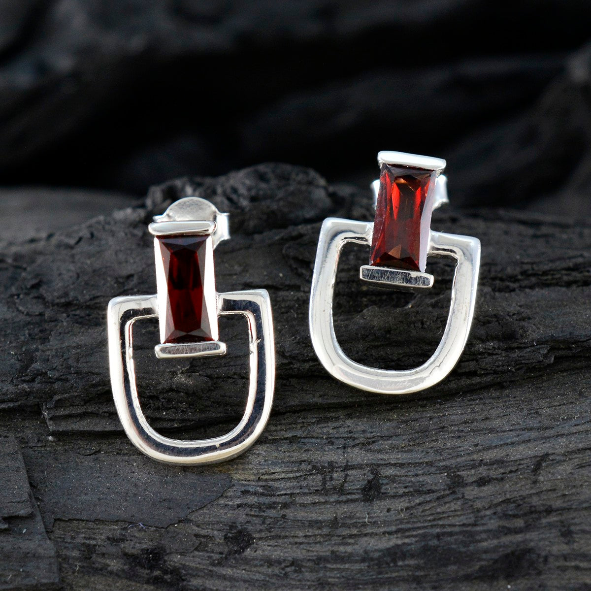 Amanda Red Solitaire Stud Earrings for Stylish Glam