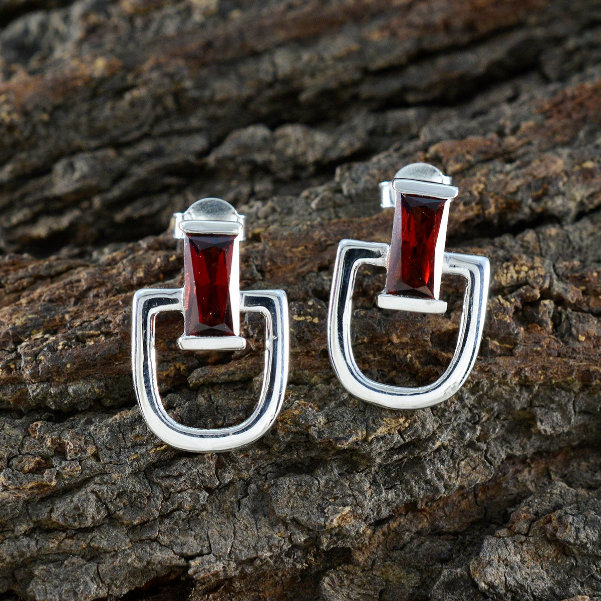 Amanda Red Solitaire Stud Earrings for Stylish Glam