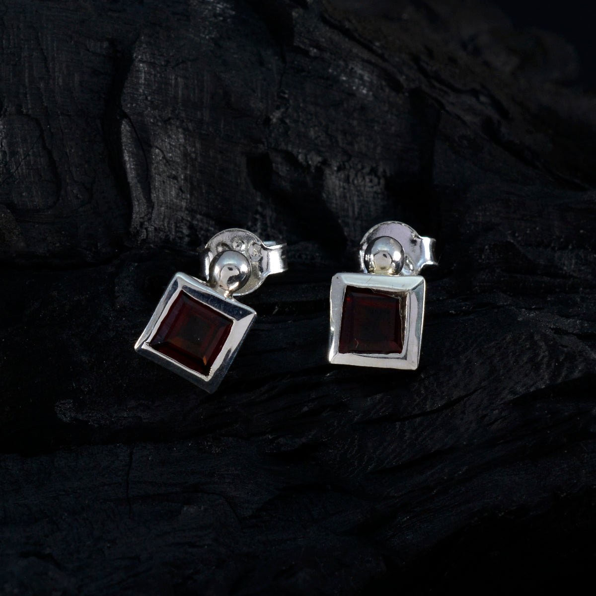 Xiu Red Solitaire Stud Earrings for Everyday Glam