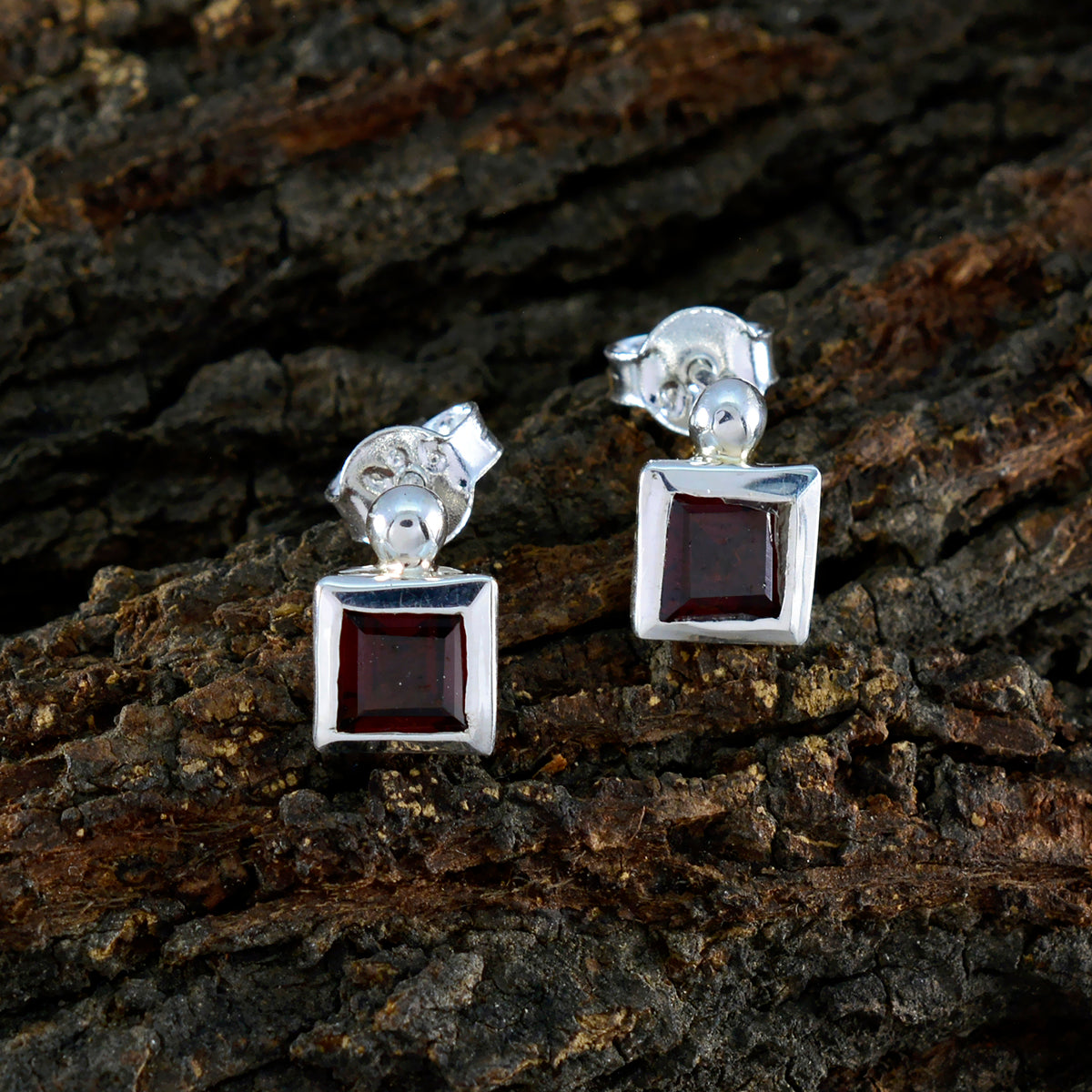 Xiu Red Solitaire Stud Earrings for Everyday Glam