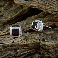 Noelia Red Solitaire Stud Earrings for Chic Styles