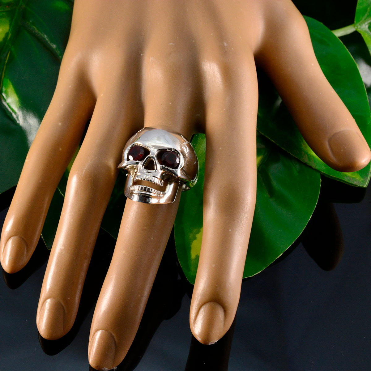 Amanda Red Toi Et Moi Ring Skull Design Silver