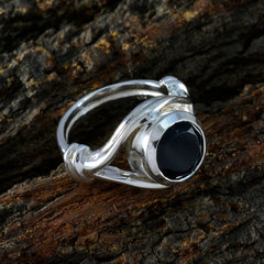 Saanvi Romantic Black Solitaire Ring