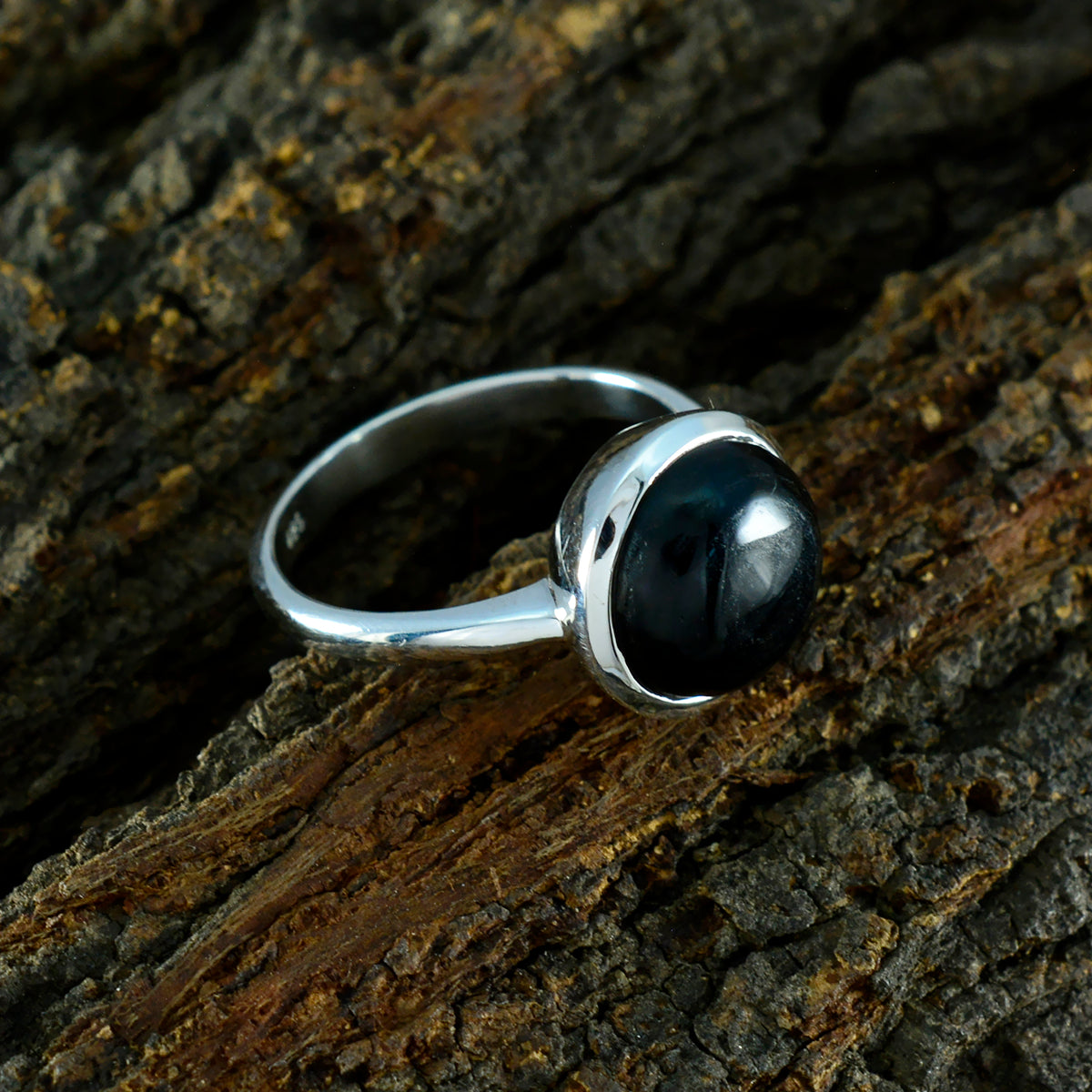 Kristine Glamorous Black Solitaire Ring