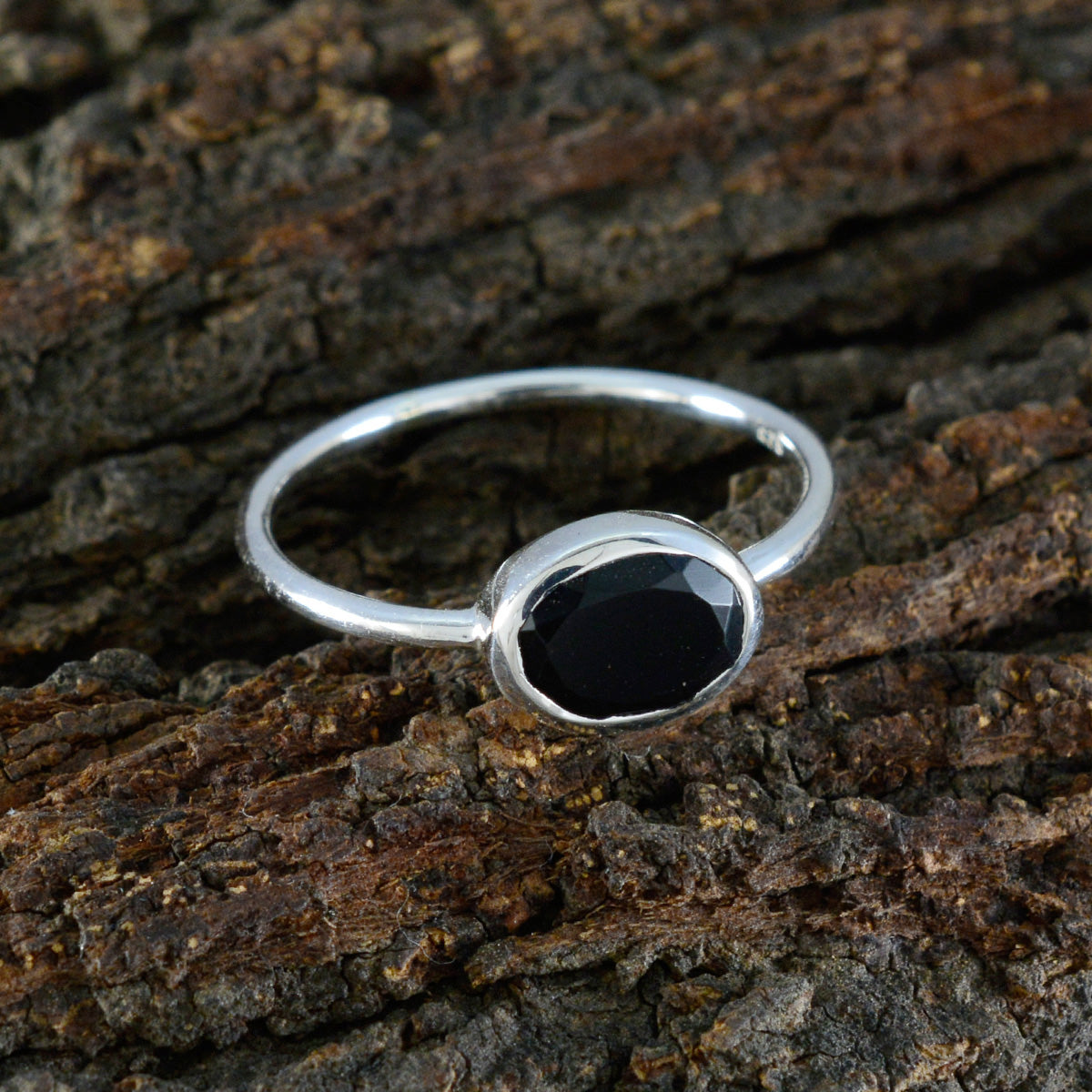 Rina Sophisticated Black Solitaire Ring