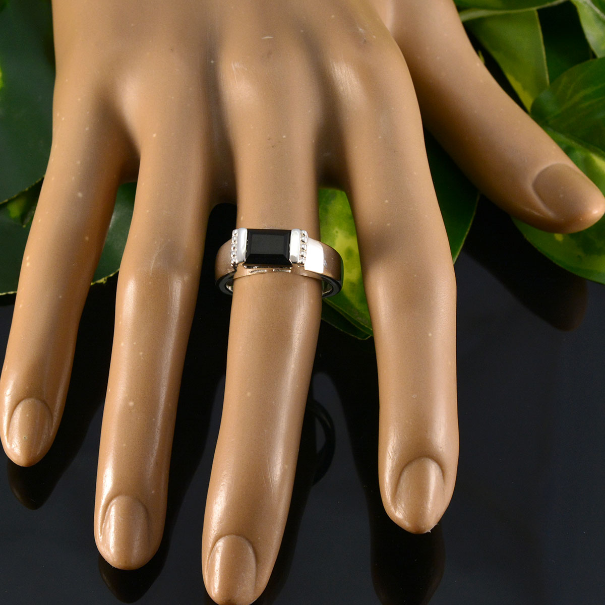 Meera Romantic Black Solitaire Ring