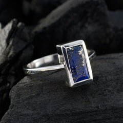 Noelia Graceful Blue Solitaire Ring
