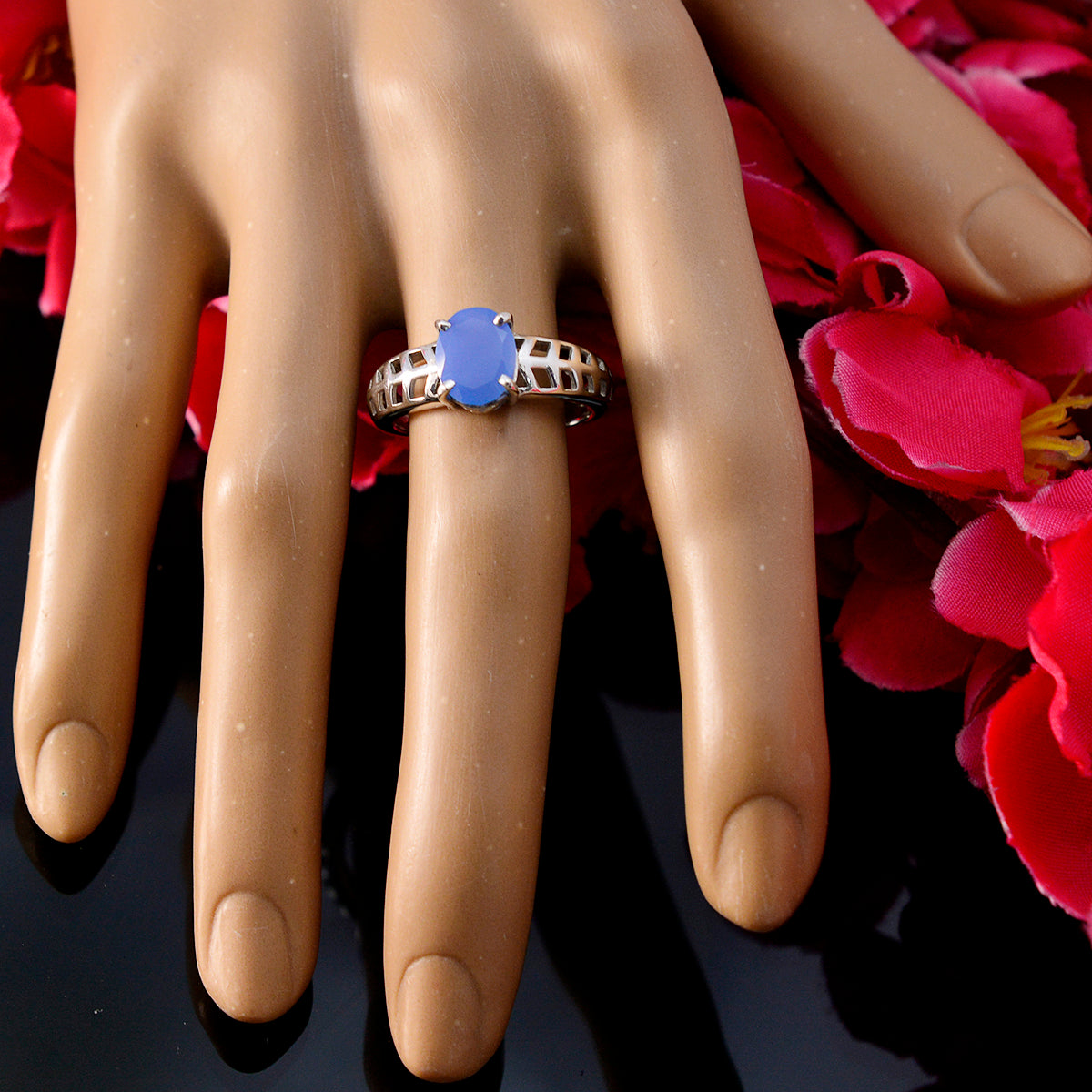 Putri Contemporary Blue Solitaire Ring