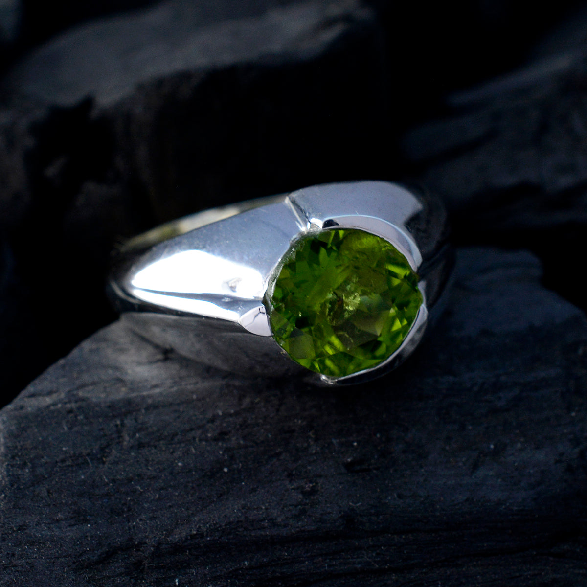 Dewi Contemporary Green Solitaire Ring