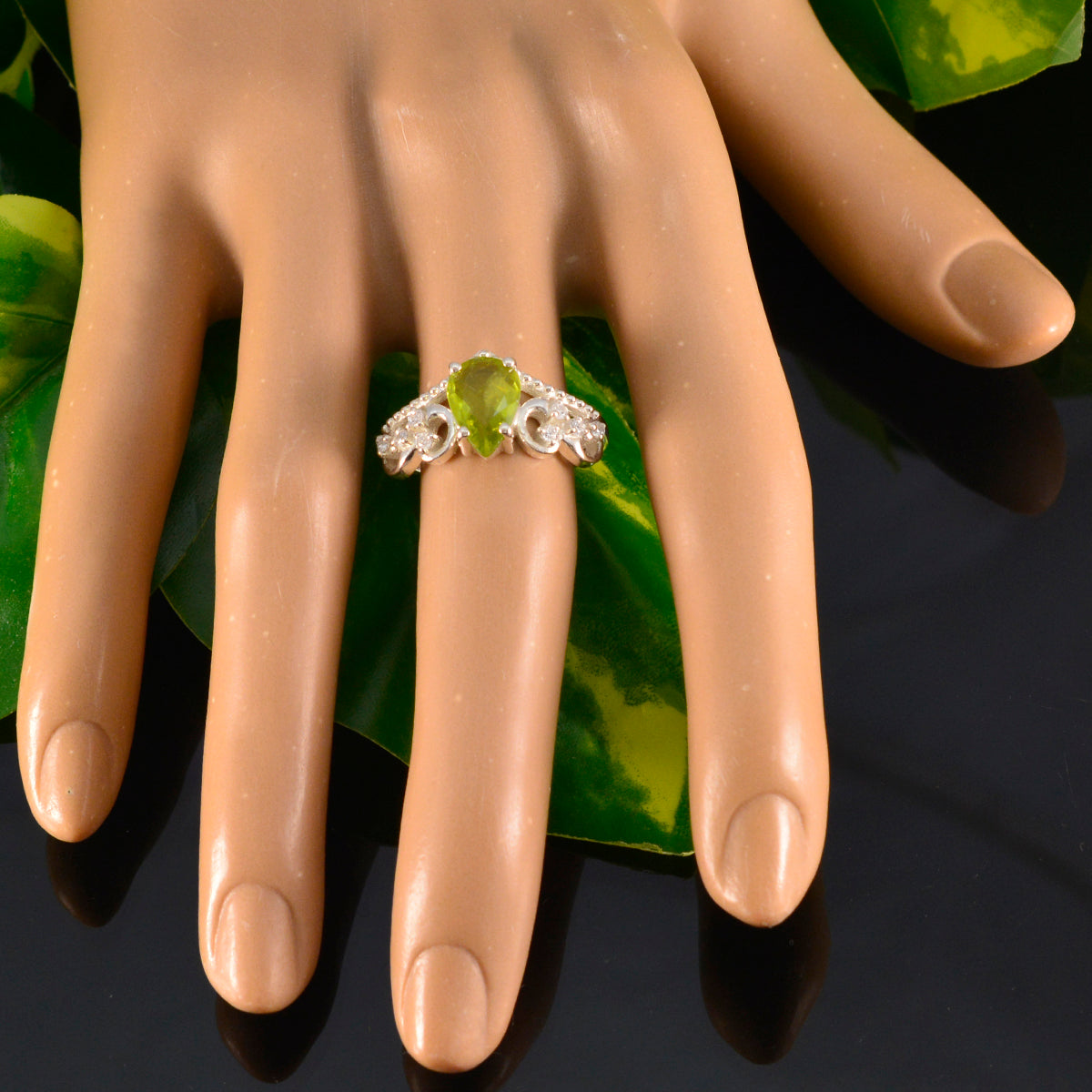 Araya Green Halo Ring with Elegant Gemstone Design
