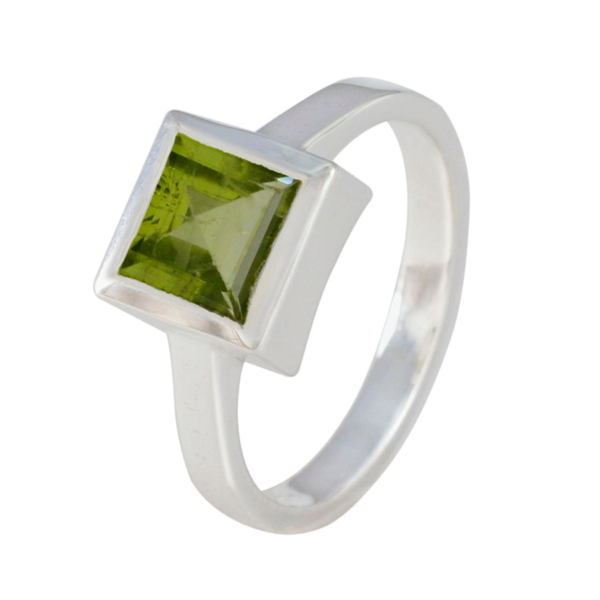 Marie Luxurious Green Solitaire Ring