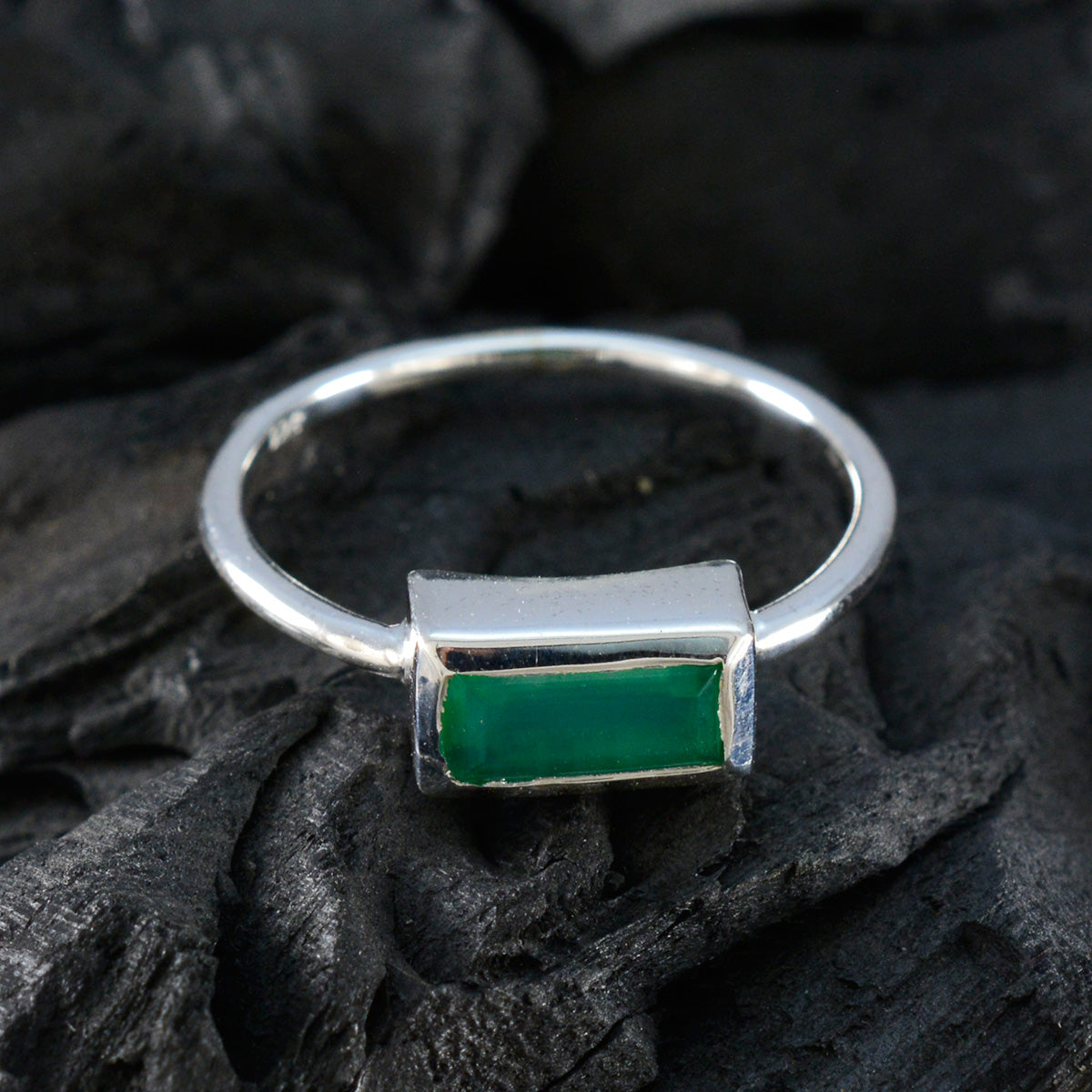 Ivy Green Solitaire Ring Elegant Silver Gemstone