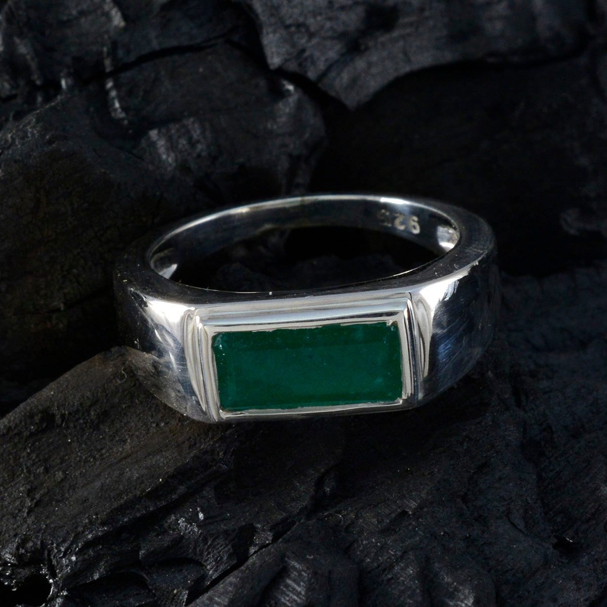 Meera Romantic Green Solitaire Ring