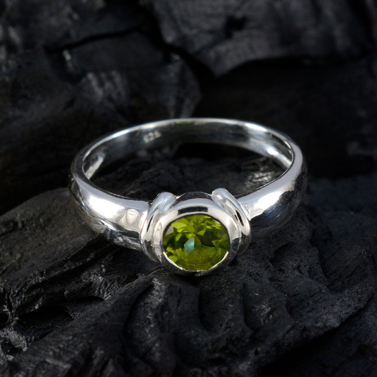 Chloe Green Solitaire Ring Fashion Silver Band