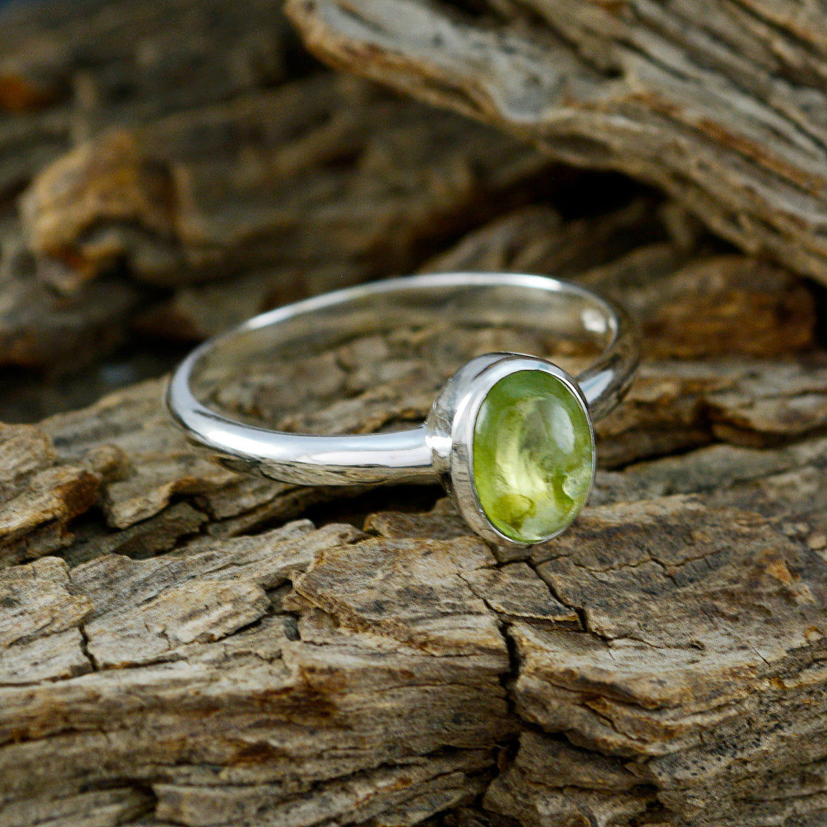 Charlotte Green Solitaire Ring for Women - Elegant Gemstone