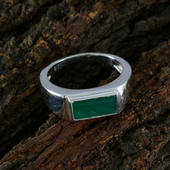 Meera Romantic Green Solitaire Ring