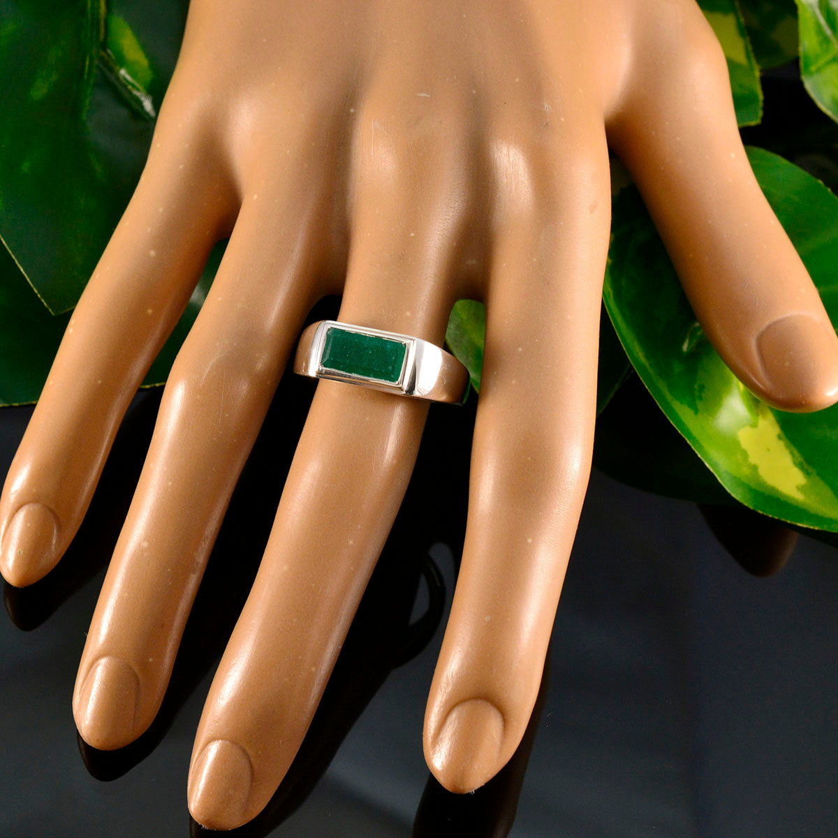 Meera Romantic Green Solitaire Ring