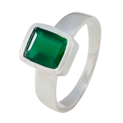 Ivana Romantic Green Solitaire Ring