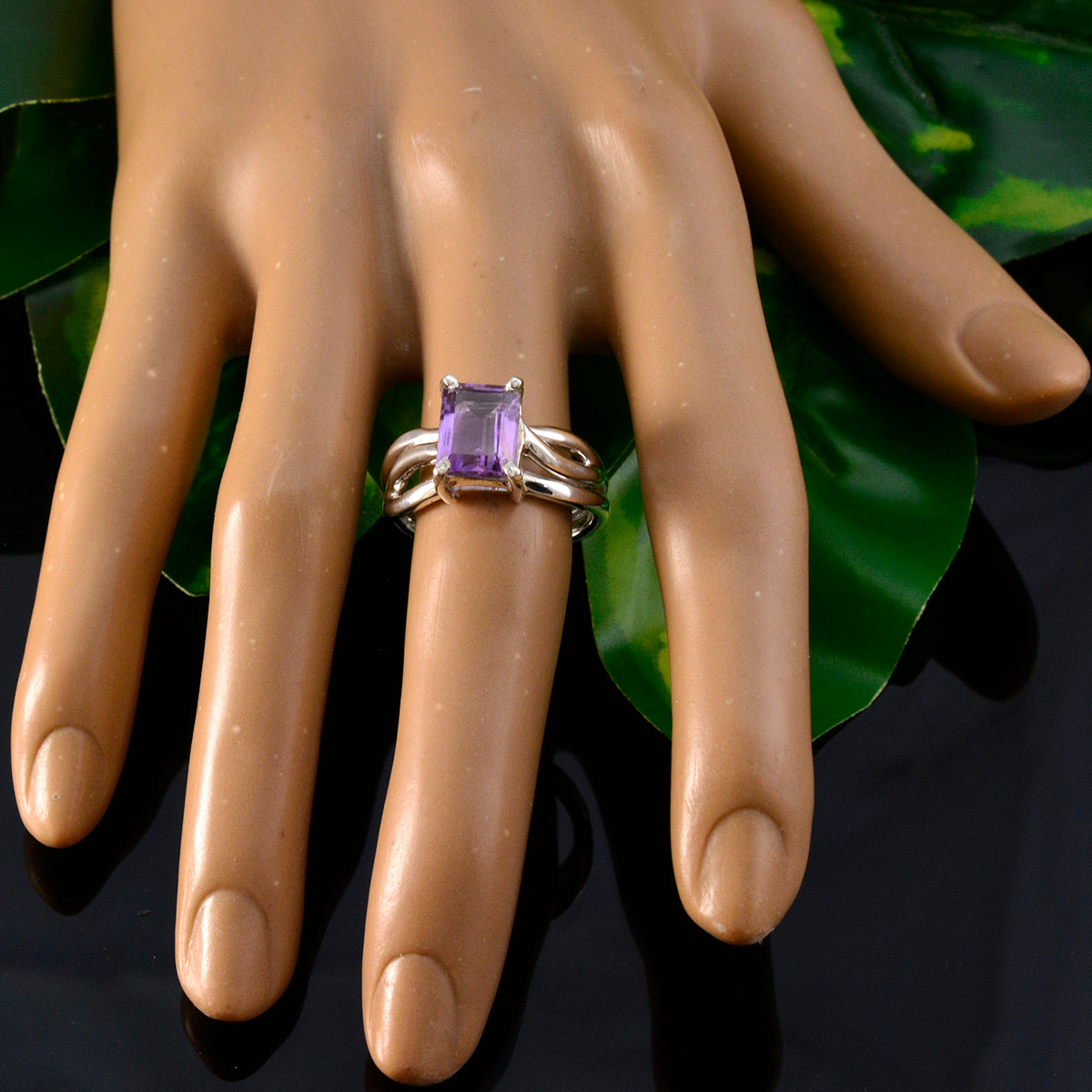 Ines Purple Solitaire Ring with Amethyst Gemstone