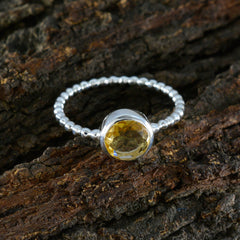 Sakura Yellow Solitaire Ring Riyo with Gemstone Design