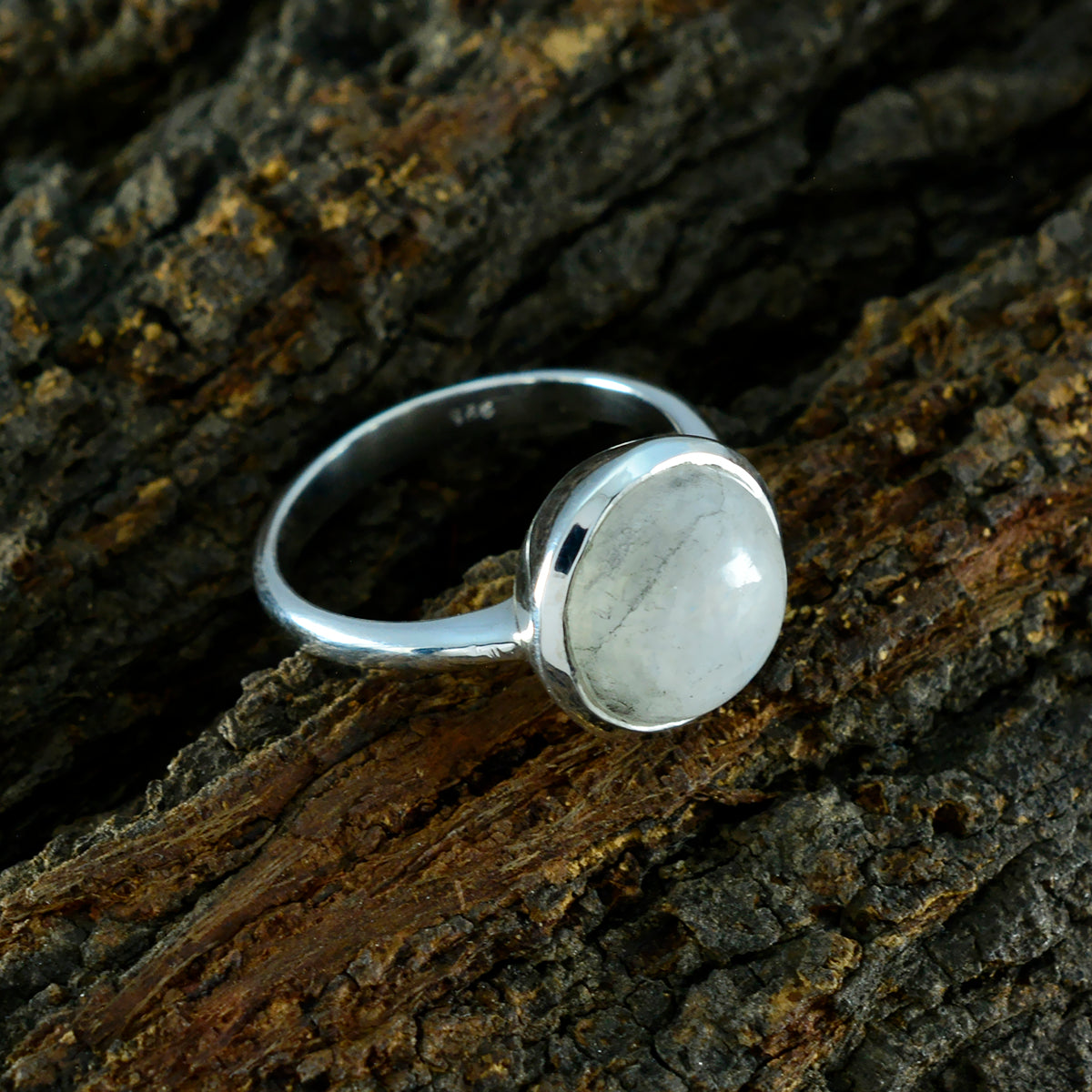 Isabel Romantic White Solitaire Ring