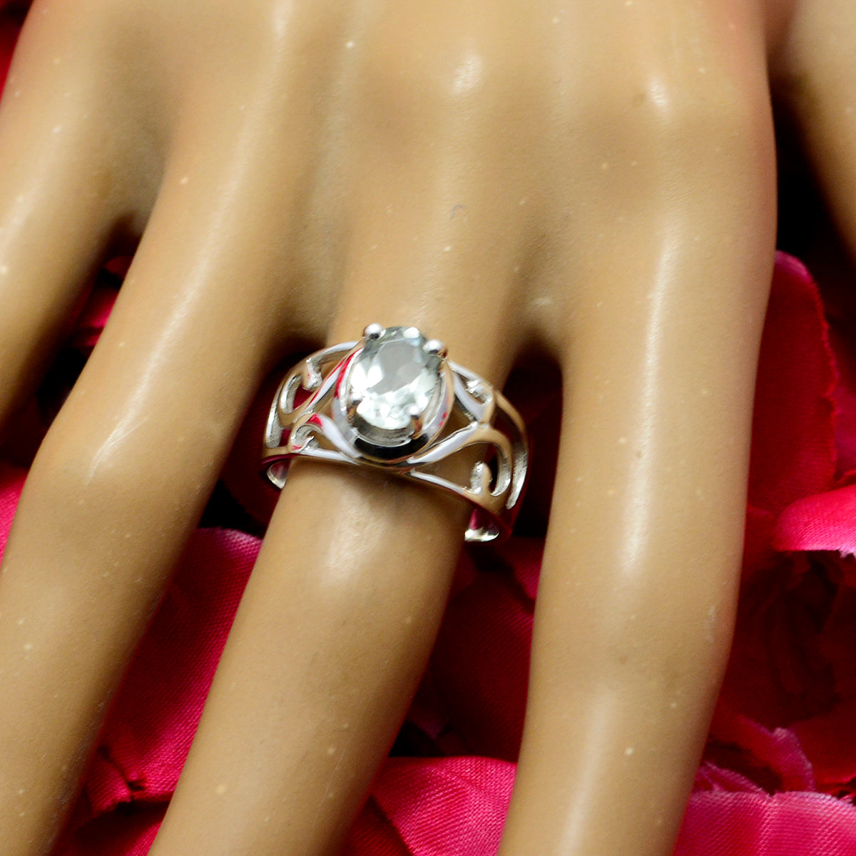 Priya Filigree Light Green Solitaire Ring