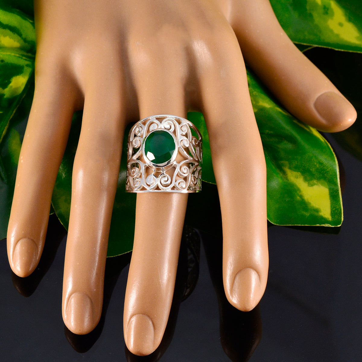 Lucia Filigree Ring with Emerald Green Gemstone