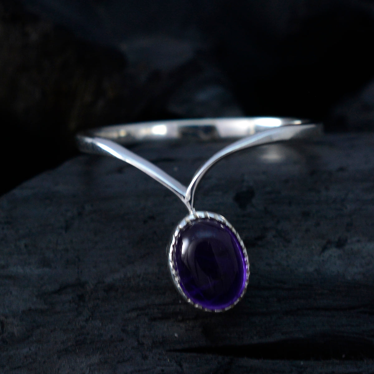 Yasmine Luxurious Purple Solitaire Ring