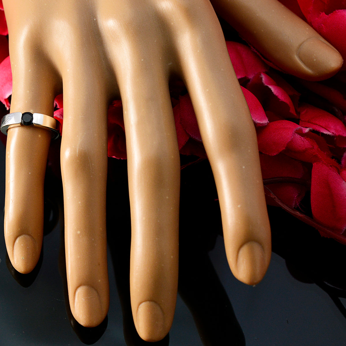 Savannah Modern Black Solitaire Thumb Ring