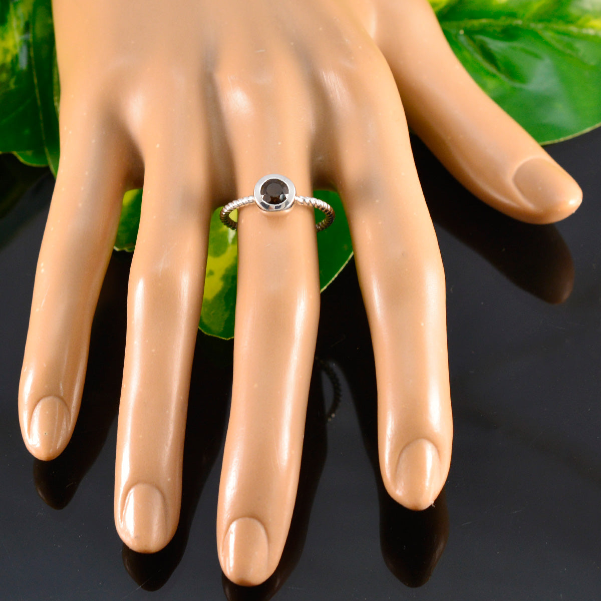 Hye-jin Modern Brown Solitaire Ring