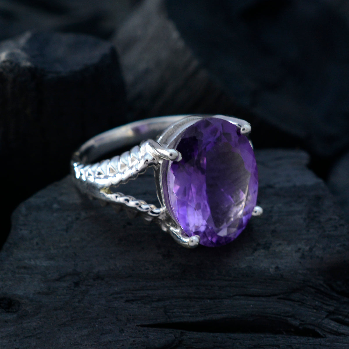 Patricia Purple Solitaire Ring with Oval Gemstone