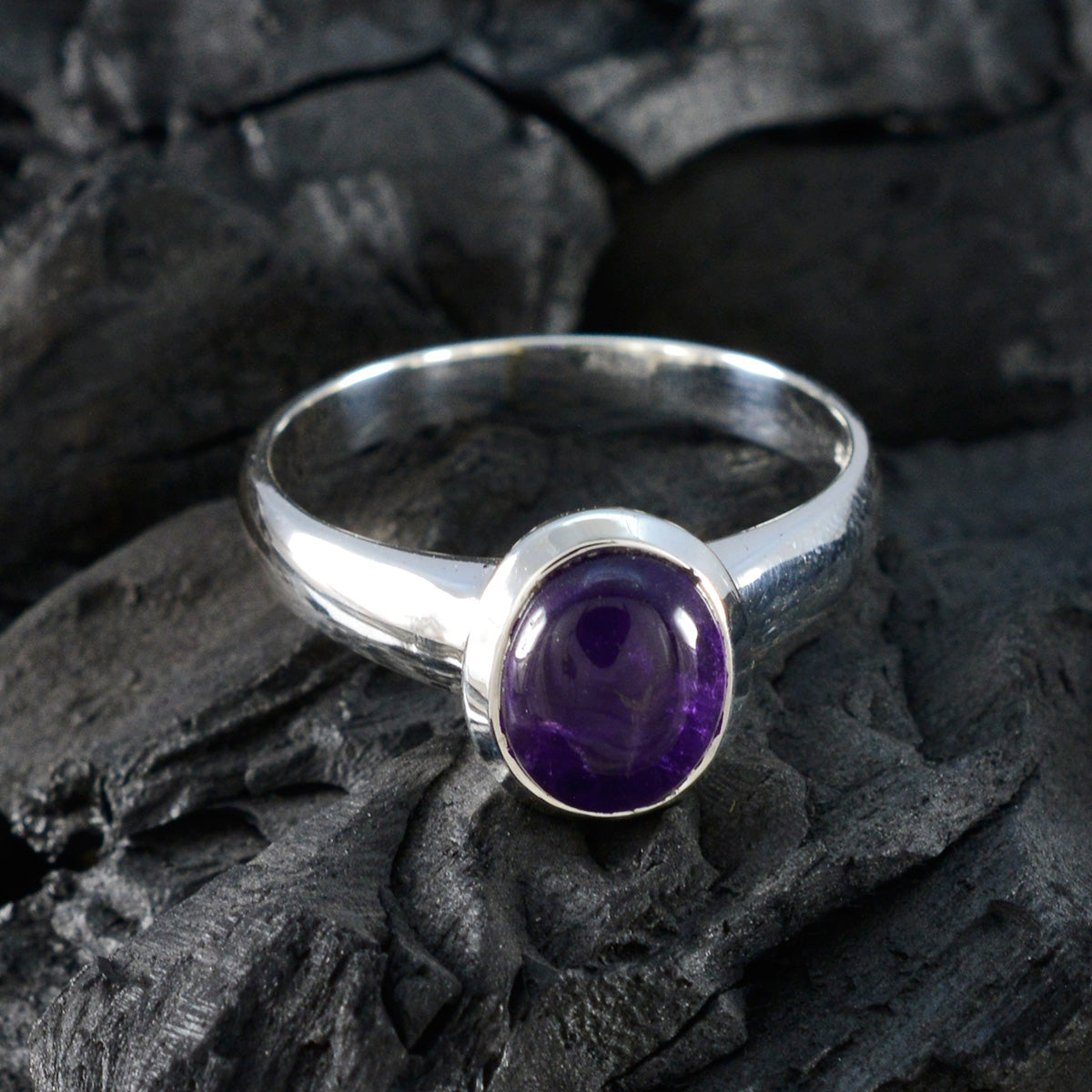 Laura Graceful Purple Solitaire Ring