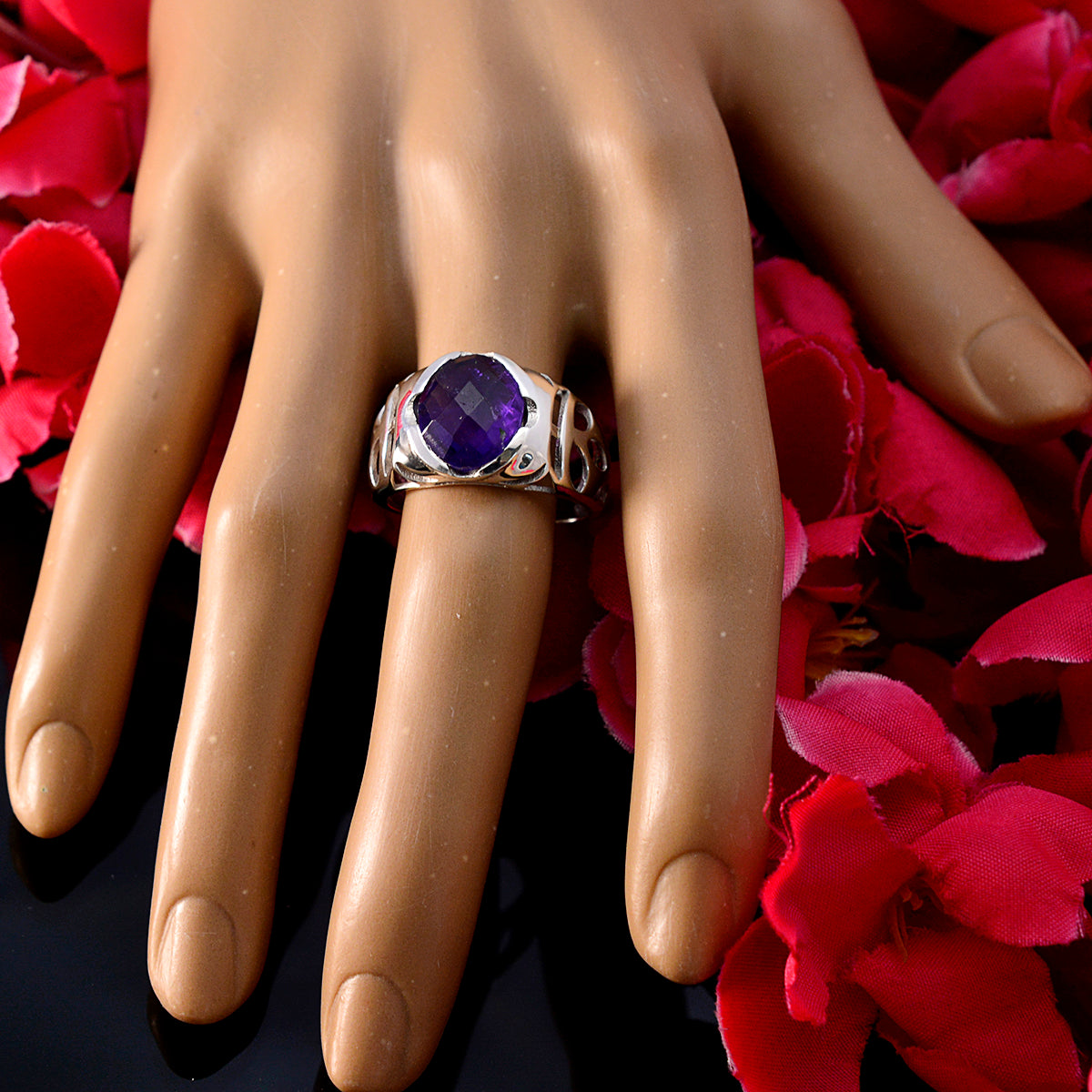 Yasmin Trendy Purple Solitaire Ring