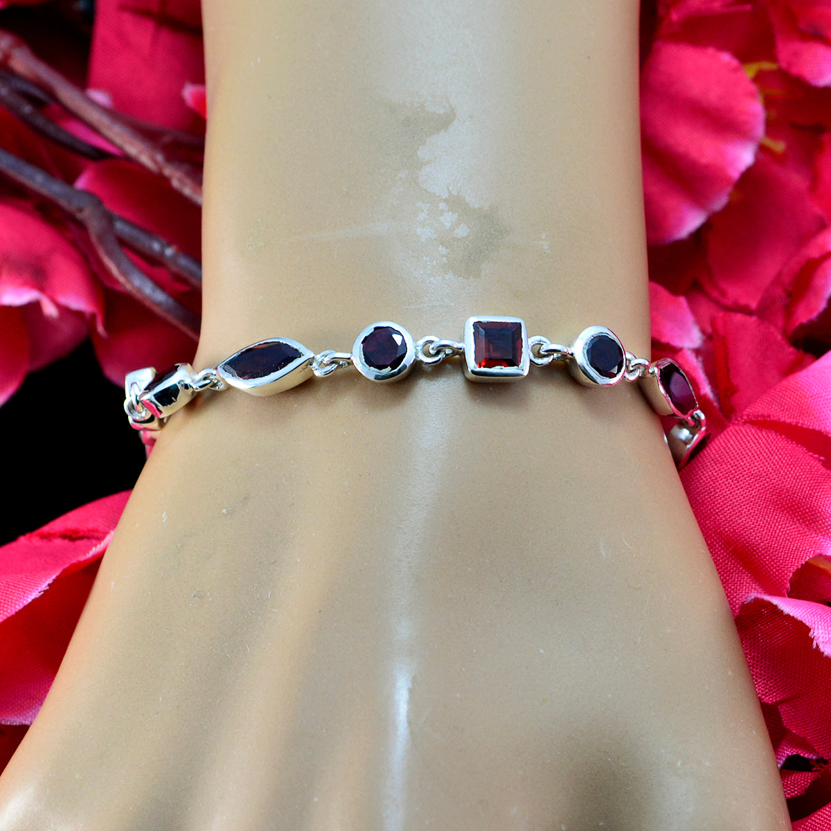Mathilde Red Links Featherlight Bracelet for Stylish Elegance