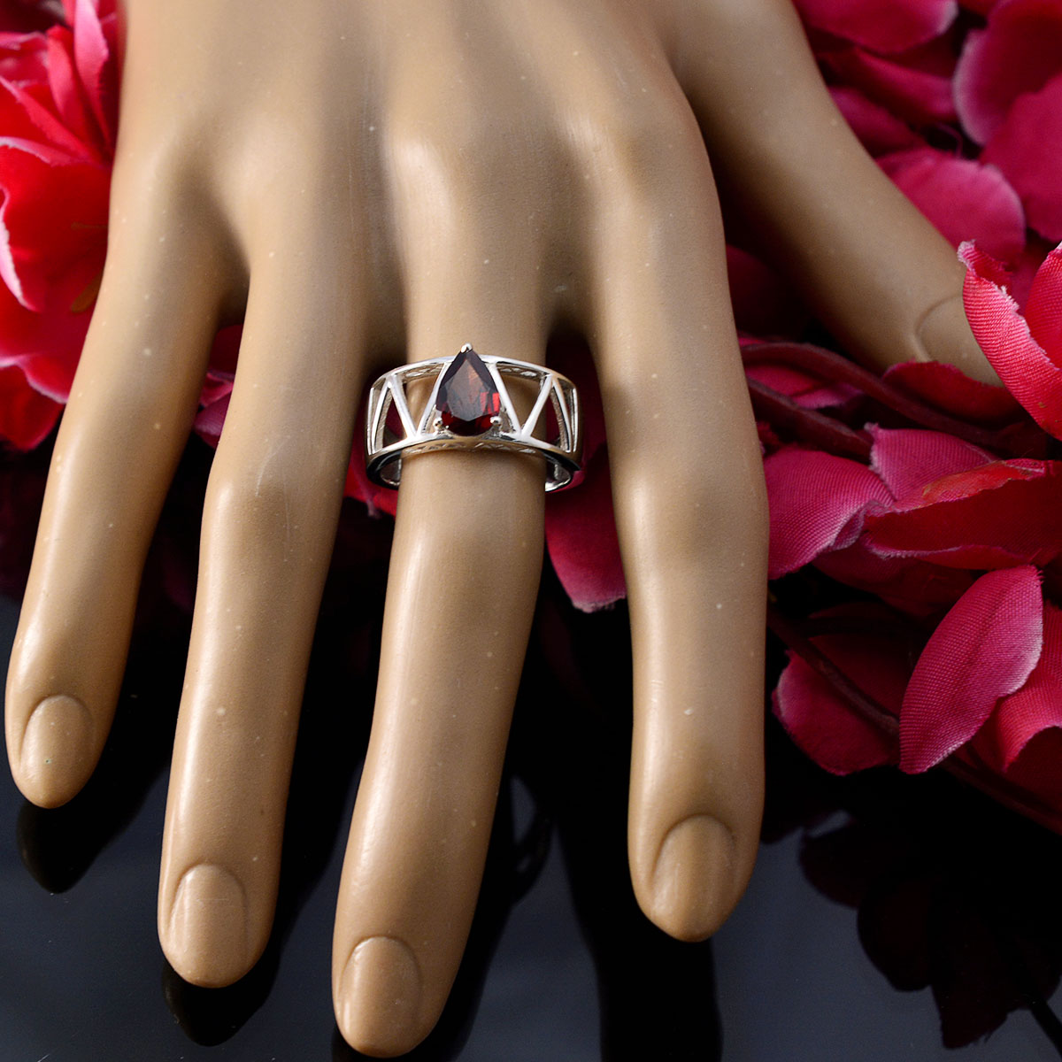 Mariana Sophisticated Red Solitaire Ring