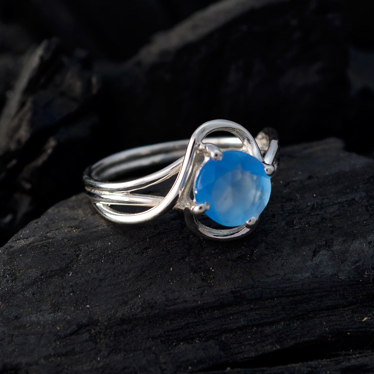Eun-ji Romantic Blue Solitaire Ring