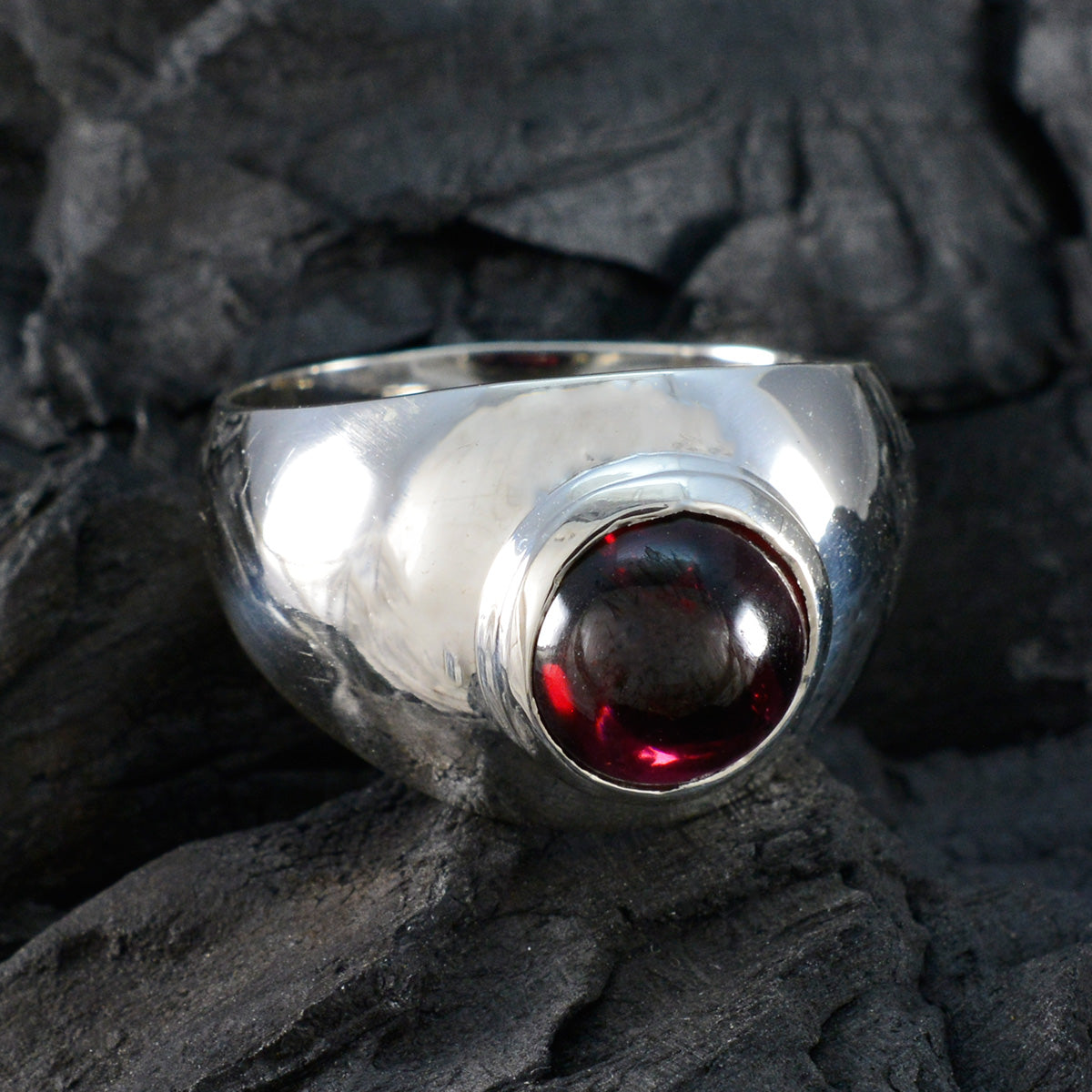 Milagros Romantic Red Solitaire Ring