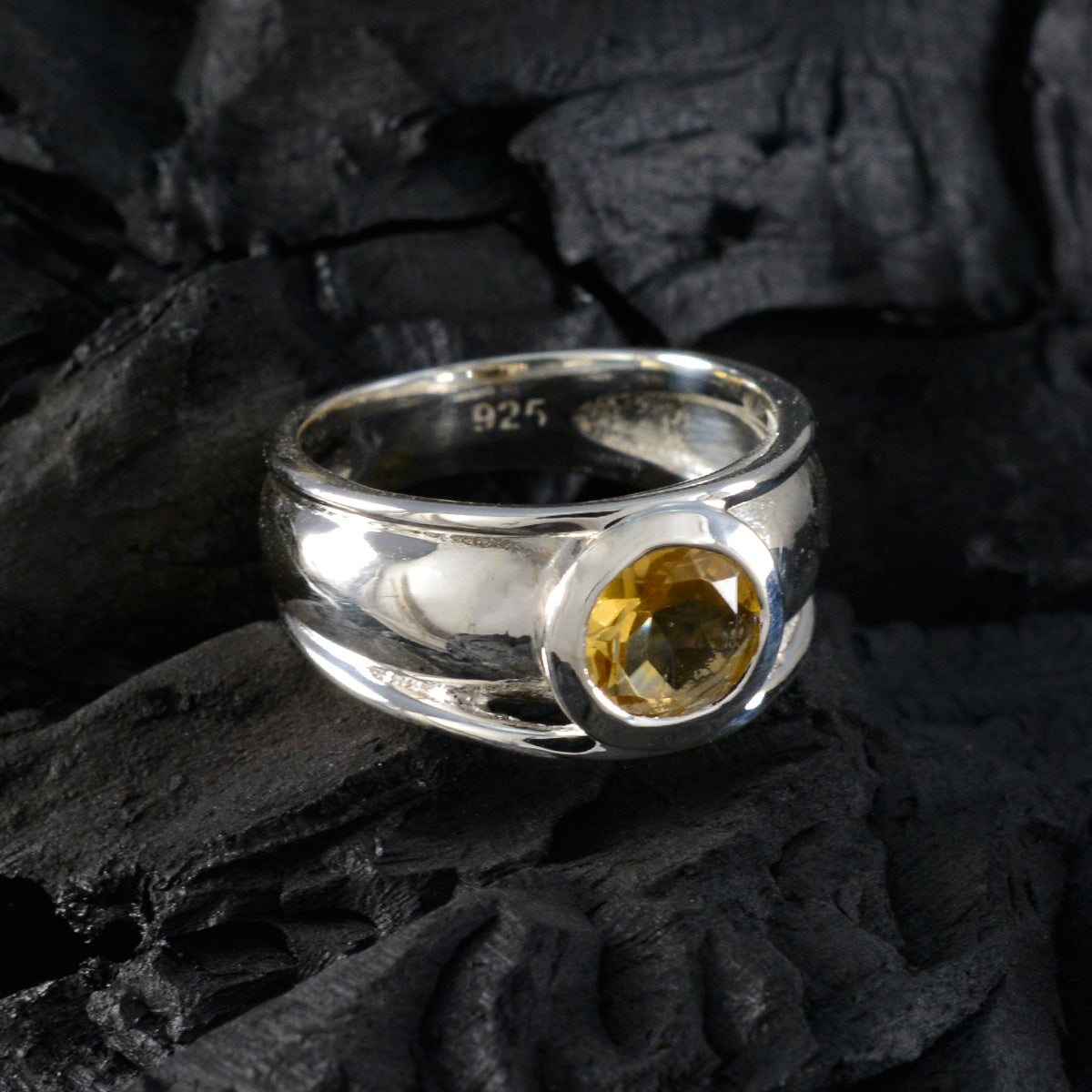 Pauline Romantic Yellow Solitaire Ring