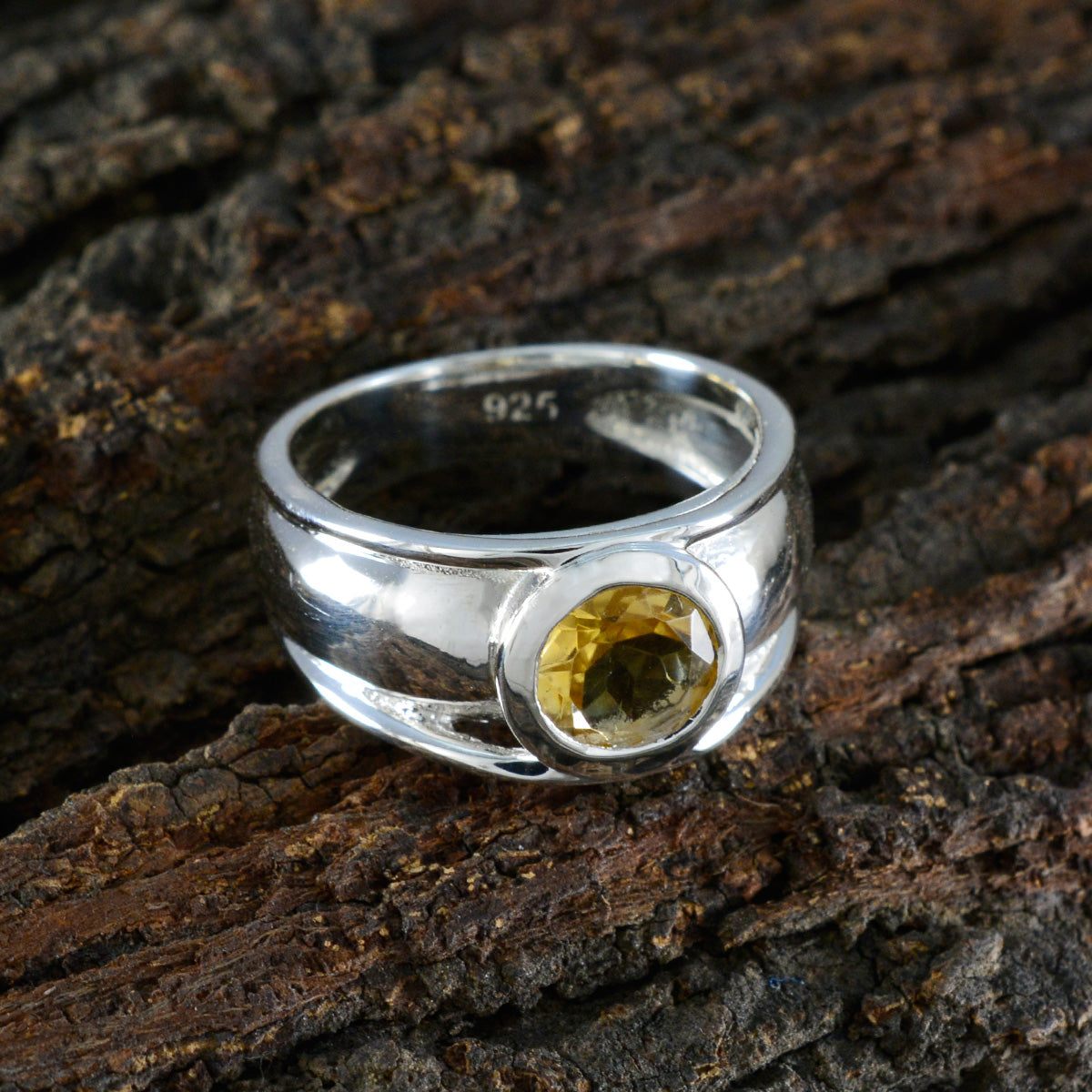 Pauline Romantic Yellow Solitaire Ring