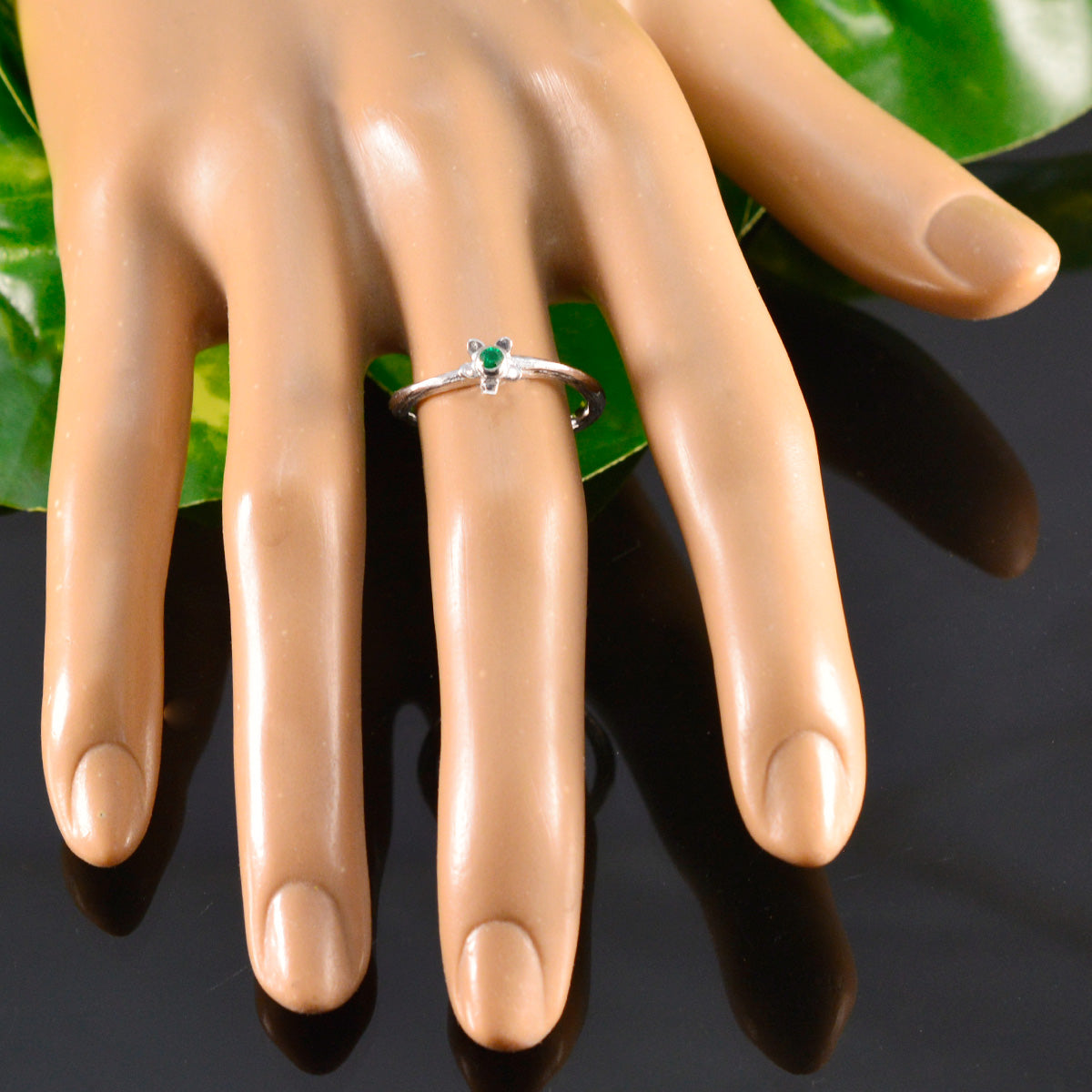 Sakura Graceful Green Solitaire Ring
