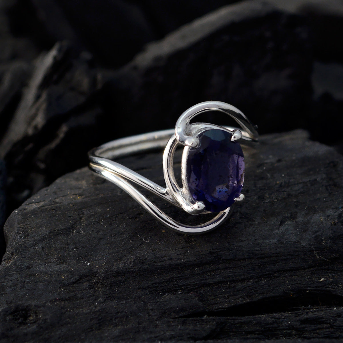 Yuna Sophisticated Gemstone Rings India - Elegant Design