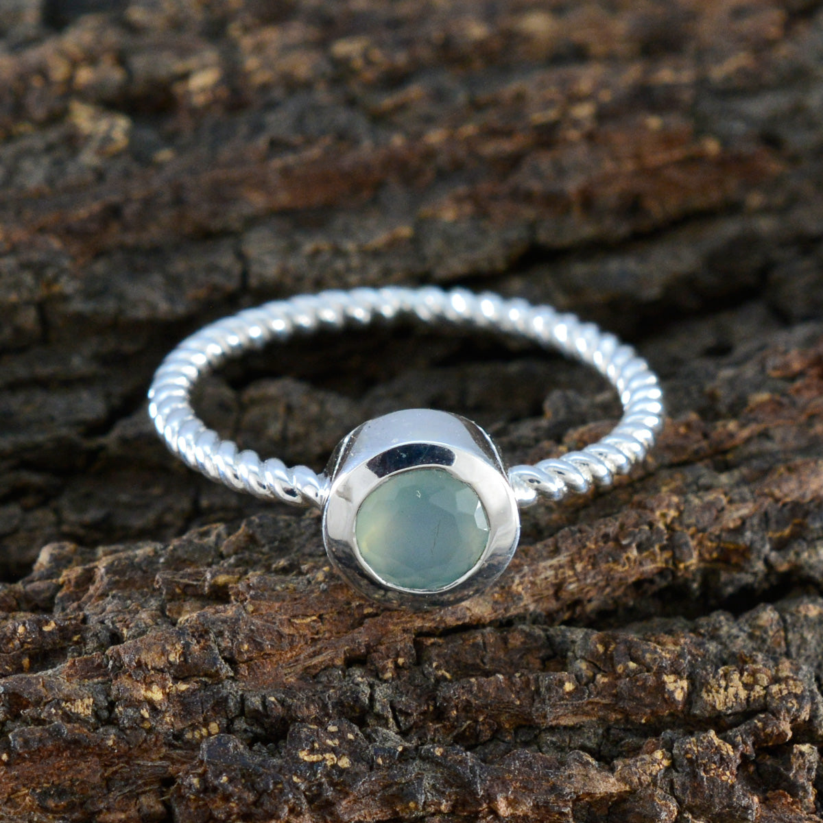 Hana Trendy Aqua Solitaire Ring with Silver Band