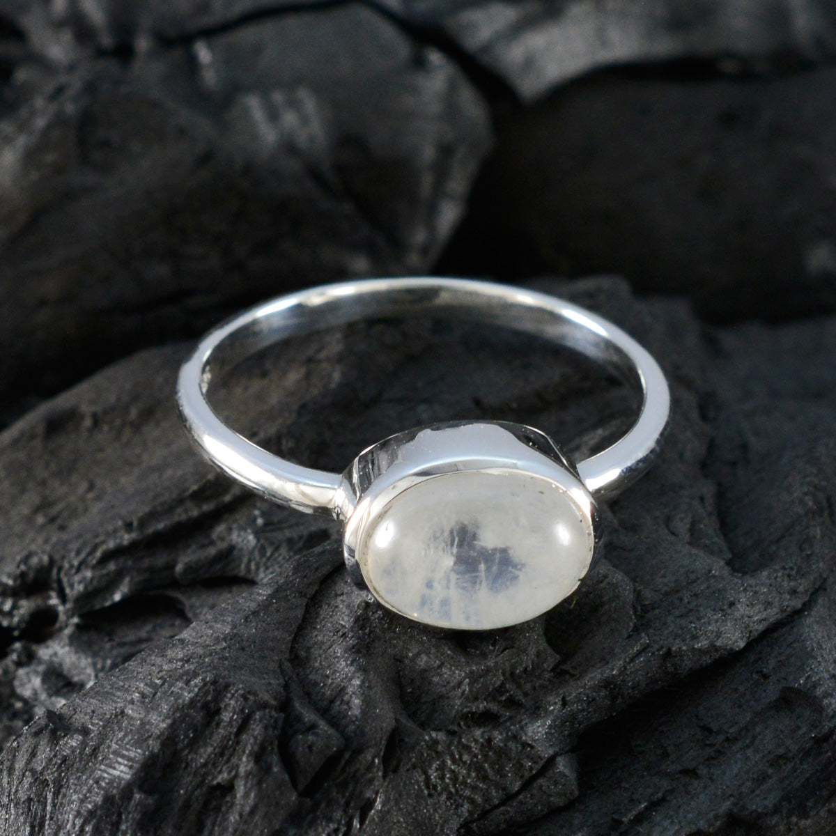Nova Trendy White Solitaire Ring with Oval Design