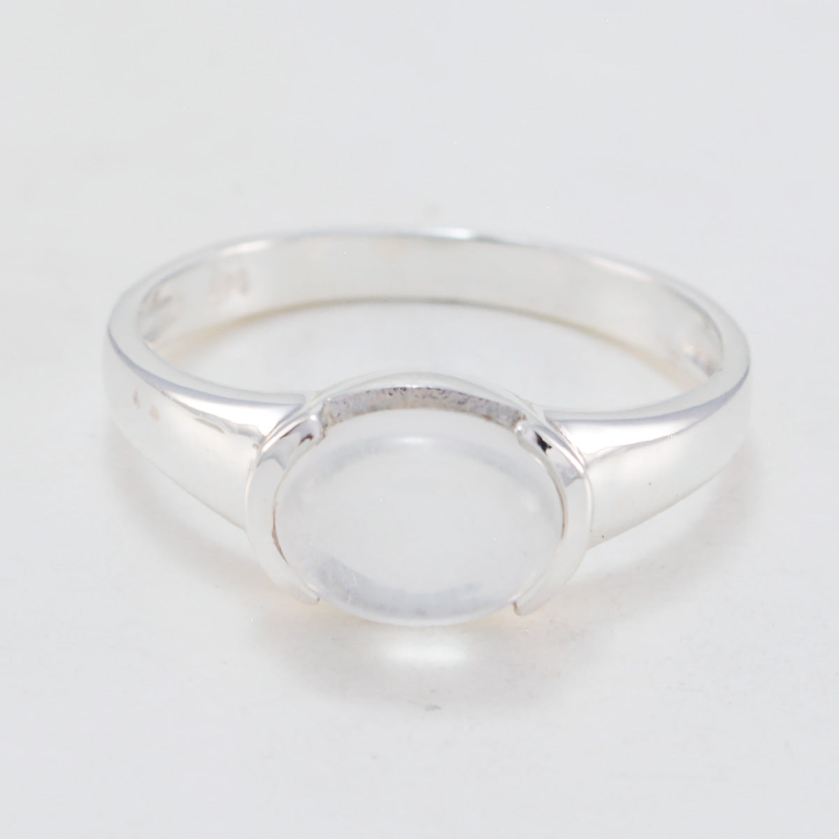 Emi Trendy White Solitaire Ring Elegant Silver Band